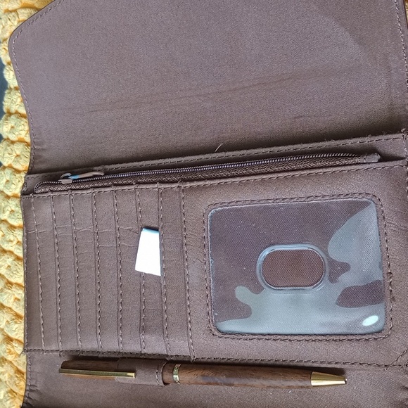 Etienne Aigner EST 1949 Brown Canvas Faux Leather Wallet Classic Design Pre-own - Picture 9 of 12